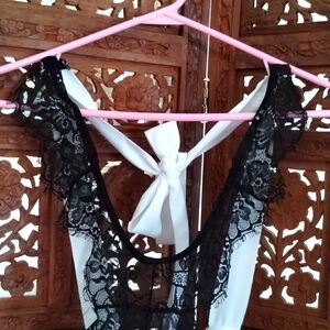 Dress honey and Rosie size small